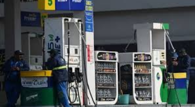 Pakistan orders emergency fuel imports amid Iran-Israel war - Nation